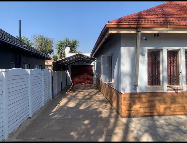 3 BEDROOM HOUSE FOR SALE IN VANDERBIJLPARK CE 1